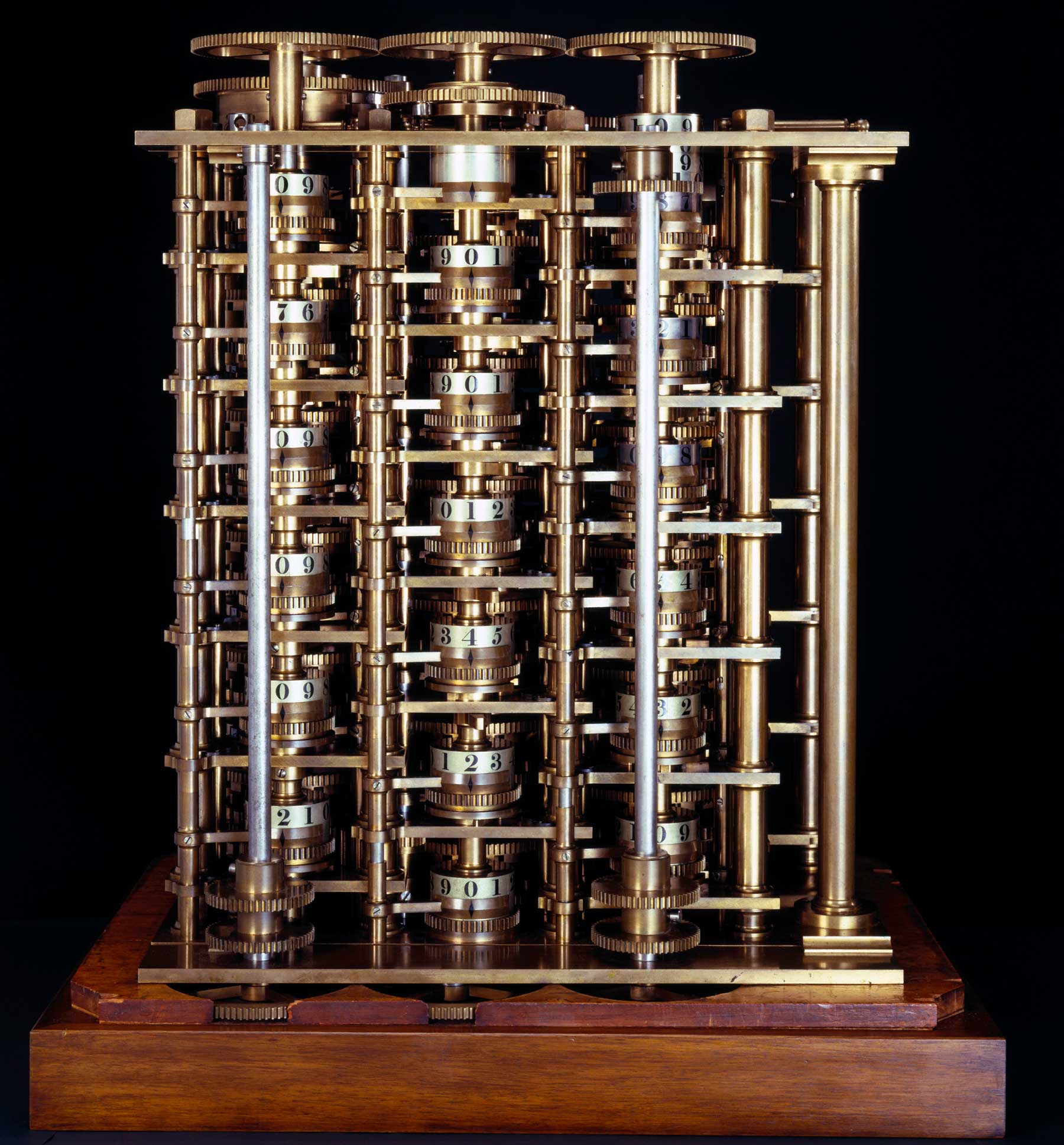 Первая машина бэббиджа. Машина Чарльза Бэббиджа. Разностная машина Чарльза Бэббиджа 1822. Дифференциальная машина Чарльза Бэббиджа.